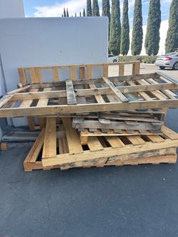 FREE pallets  location Fullerton