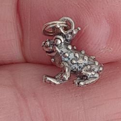 Vtg.sterling silver " CROWNED FROG" Charm