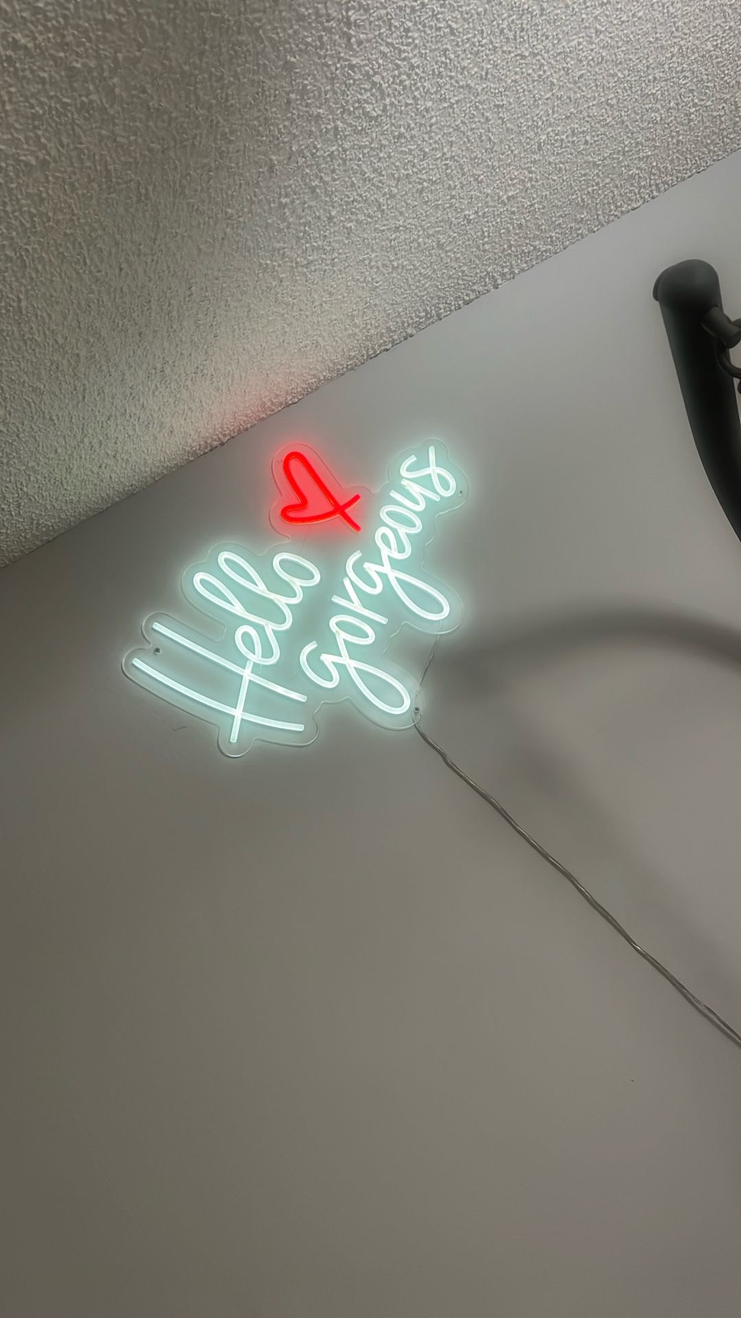 Neon Light “Hello Gorgeous “
