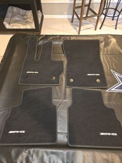 Mercedes G Wagon Floor Mats - Like New - Make Offer