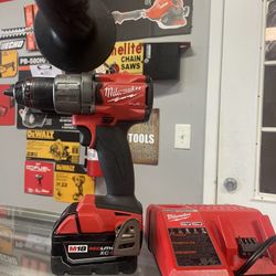 Milwuakee Fuel Hammer Drill With 5.0 Battery And Charger