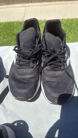 Big kids size 5 adidas tennis shoes