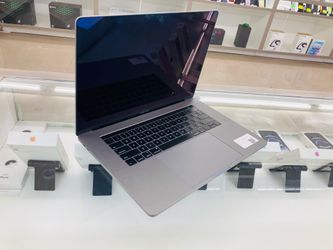 MacBook Pro 2018 16gb ram 512gb ssd