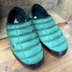 North Face Slippers Men’s 8