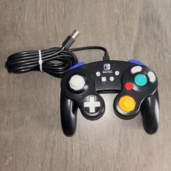 PowerA Control con Cable Estilo GameCube para Nintendo Switch - Negro