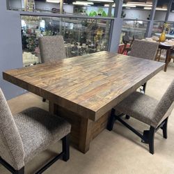 Sommerford Brown & Black Dining Room Set / 5pc  