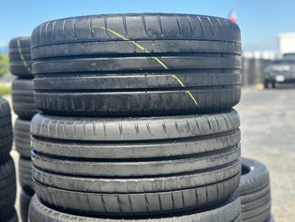 PAIR OF TIRE 245 35 19 MICHELIN 85% LIFE
