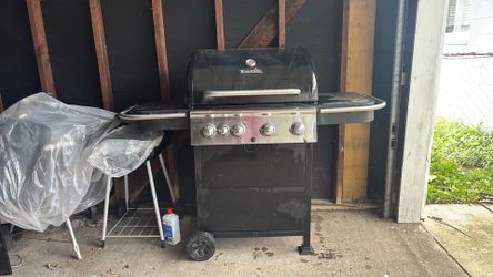 Char-Broil Propane Grill w/ side burner $100