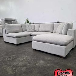 Black Friday Sale‼️ 5pc Couch With Ottoman- Free Delivery‼️