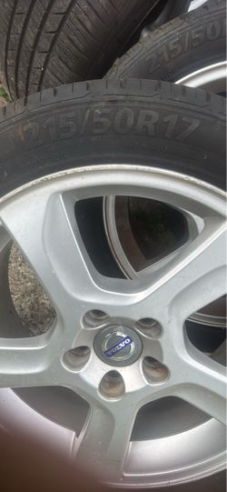 Tire and rims. Volvo