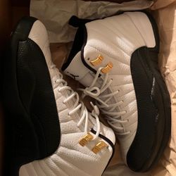 Air Jordan 12 (9.5)