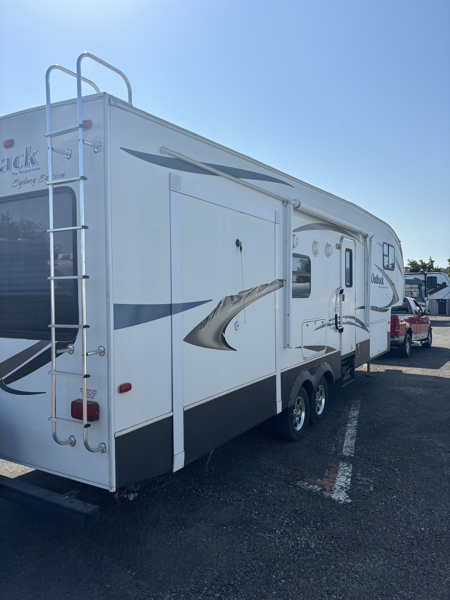 Fifth Wheel-2010 Keystone Sydney Outback Edition