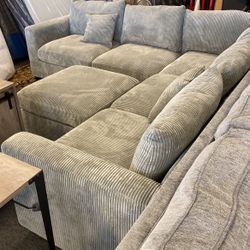 Tax Time Special Light Grey Or Dark Grey Sectional 4pc Free Ottoman $50 Delivery. Last 2 In Stock. New In Crate 