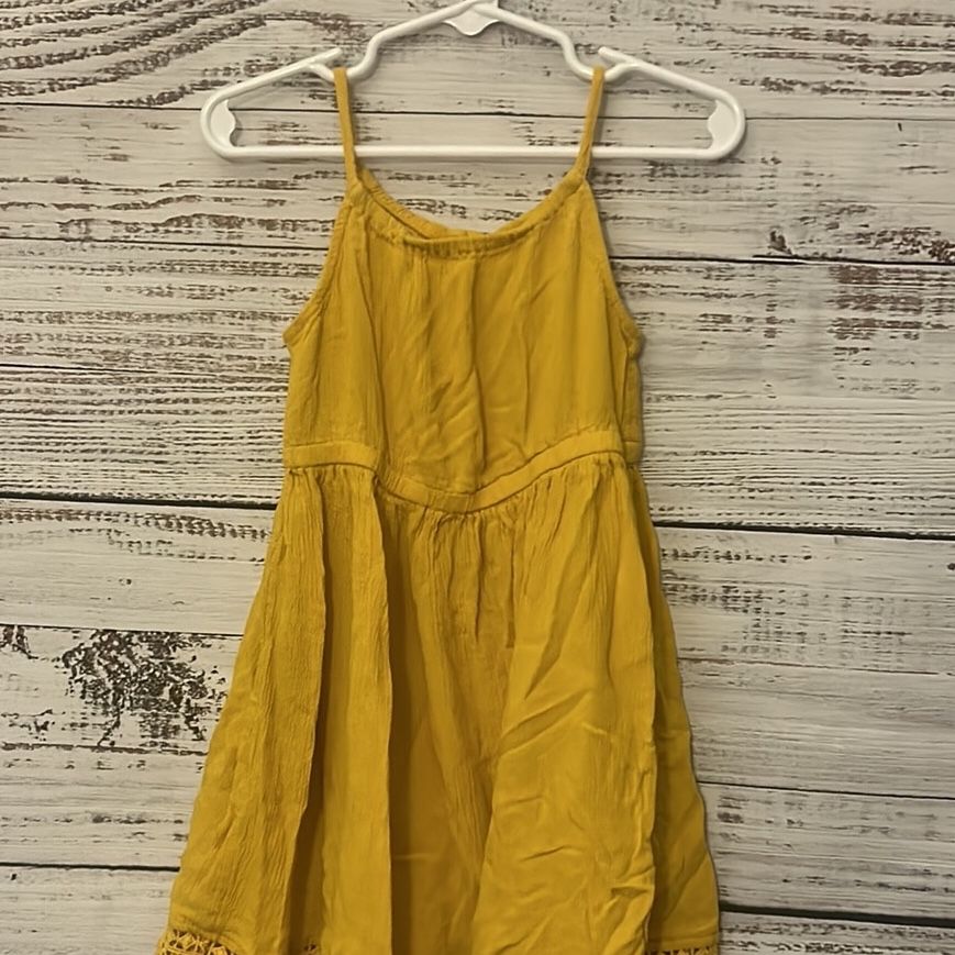old navy yellow dress Fit & Flare Sleeveless Linen-Blend Midi The relaxed silhouette keeps things comfortable while still looking effortlessly chic NWT Old Navy Bright Yellow