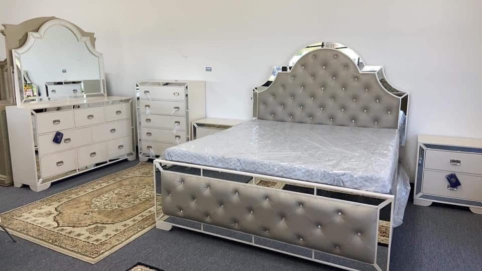 Queen Bedroom Set