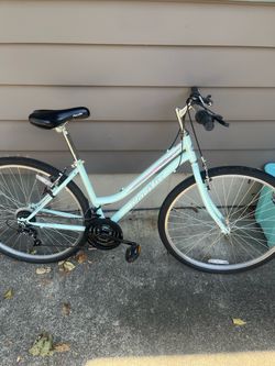 Pacific Women’s 700c Trellis Hybrid Bicycle