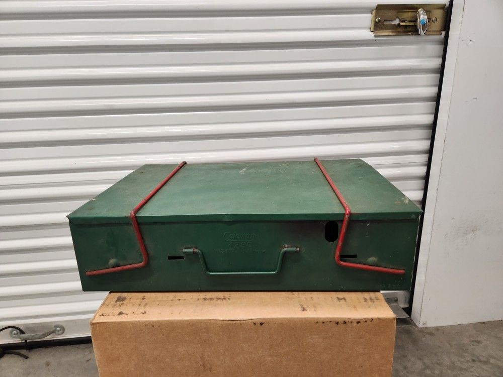Vintage Coleman 2 Burner Stove