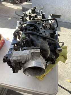 Chevy 04-06  Complete With Injectors  And Mass Air Flow Sensor