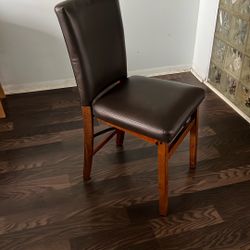 Brown Foldable Chair