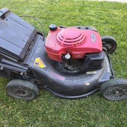 Honda HRC216 Mower