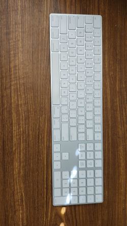 Fullsize Apple 'magic' keyboard