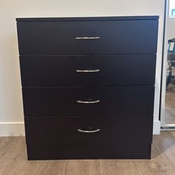 Black 4-Drawer Dresser – Modern Style