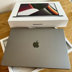 2022 1TB SSD 16” MacBook Pro M1 Pro Chip 16-Core GPU 16GB RAM Touch ID XDR Liquid Retina Display 