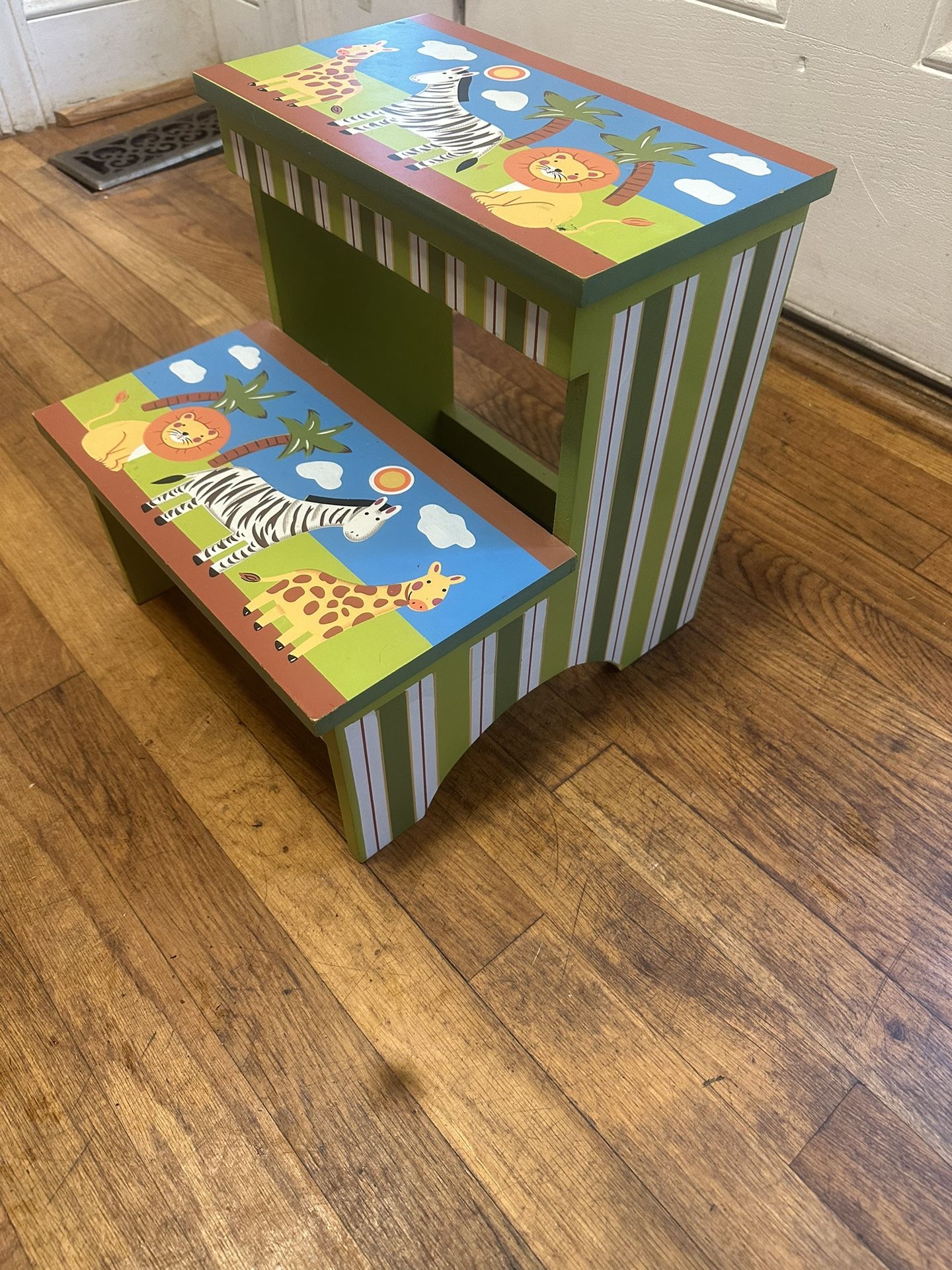 Lion Zebra Giraffe Step Stool