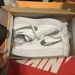 Women’s Nike Blazer (low)