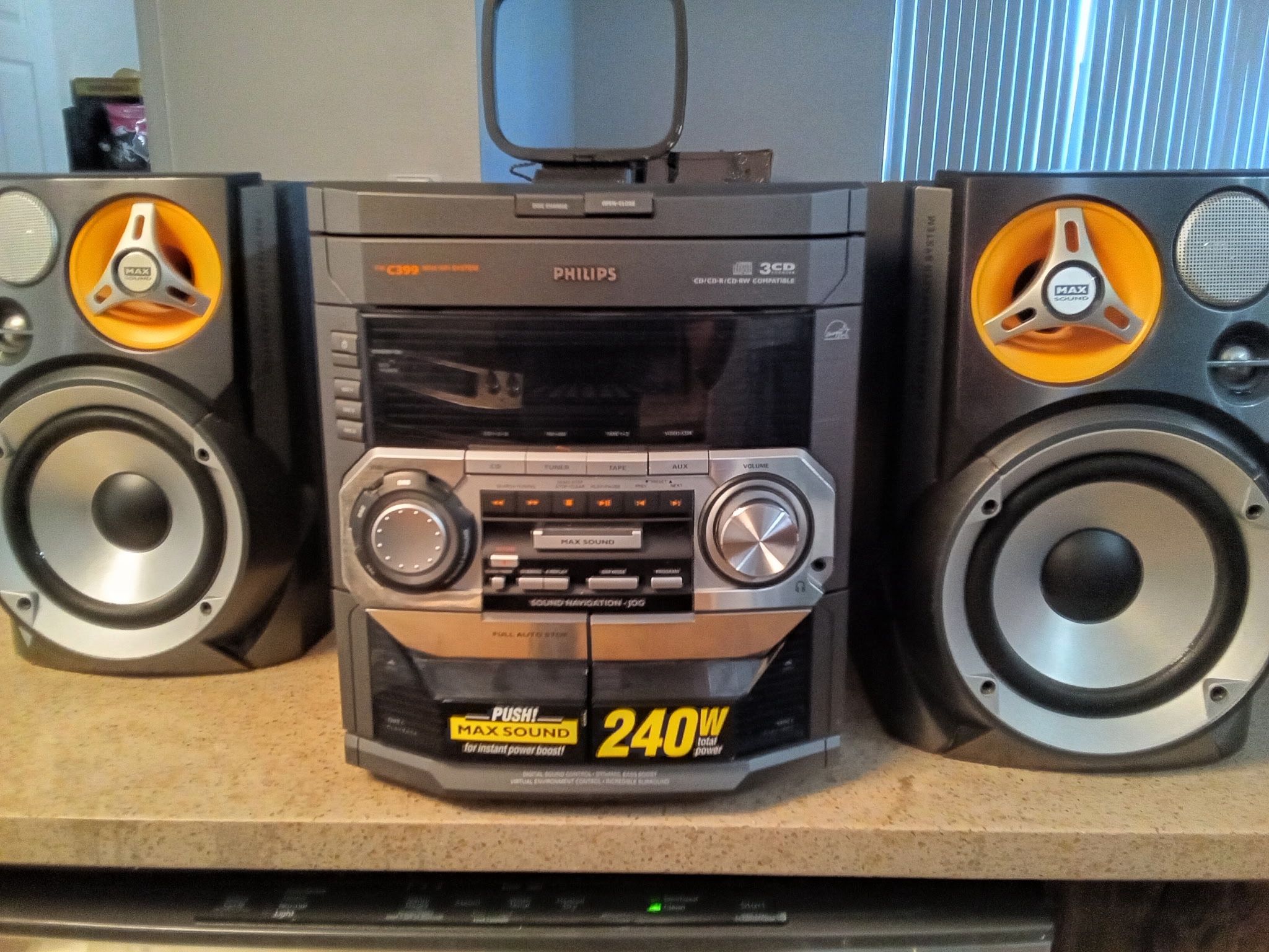 Phillips Stereo System 