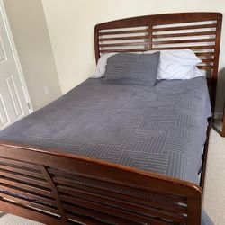 Queen Bedroom Set (5 Pieces)