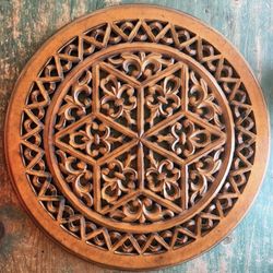 Beautiful wooden sculpted piece 