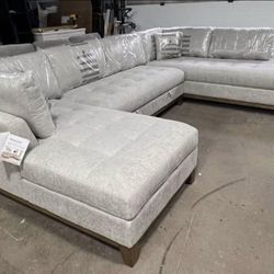 Thomasville Tavish Fabric Sectional with Storage