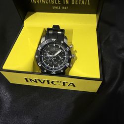 Invicta men’s pro diver watch