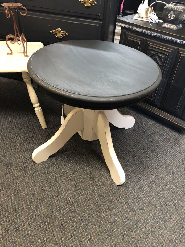 Vintage Black And White Round Accent Table For In Clovis Ca Offerup