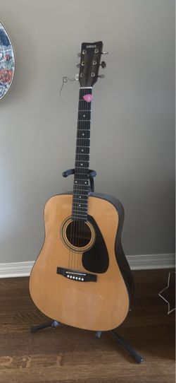 Yamaha Acoustic Guitar