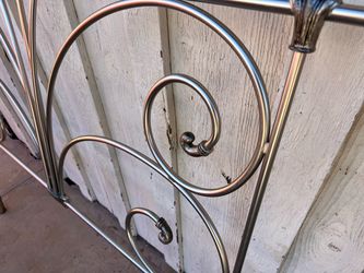 Bed headboard