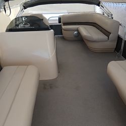2018 Sun Tracker Party Barge