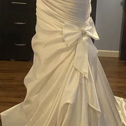 David’s Bridal Wedding Dress Size 8
