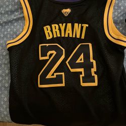 Kids Kobe Jersey (Youth Medium)