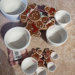 New Ceramic Gingerbread Men Measuring Cups & Measuring Spoons Holiday Baking