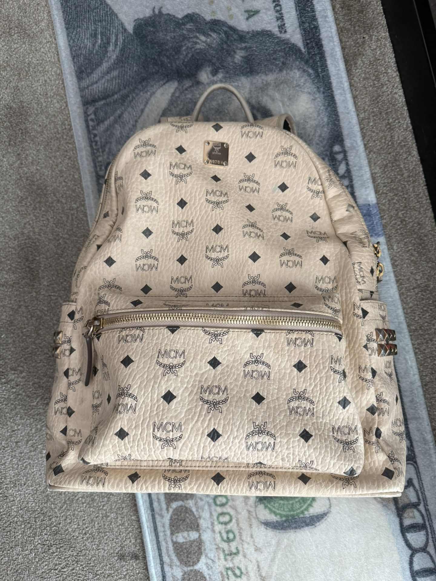 mc m Backpack