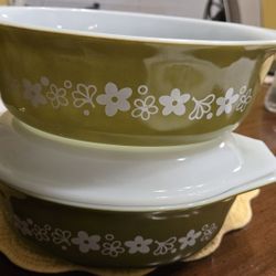 Pyrex Covered Casserole Bowl And One Not Covered