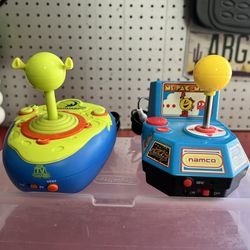 Jakks Pacific Namco Ms. Pac-Man/Shrek Plug n Play