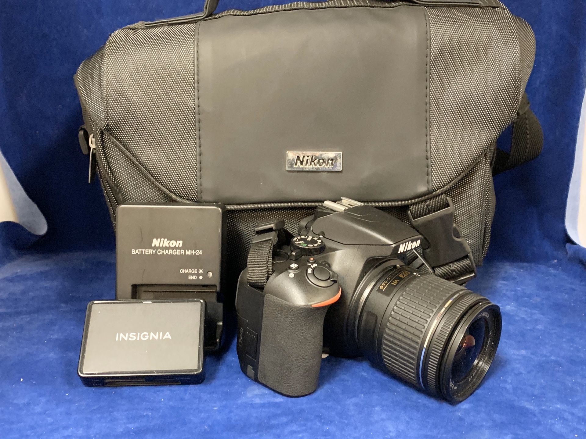 Nikon D3500 Digital SLR 24.4MP Camera 18-55mm DX VR Lens w/Accessories