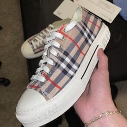 Burberry Shoes 