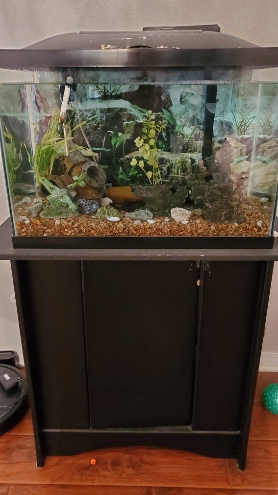 fish tank  for sale (Live fish not included)
