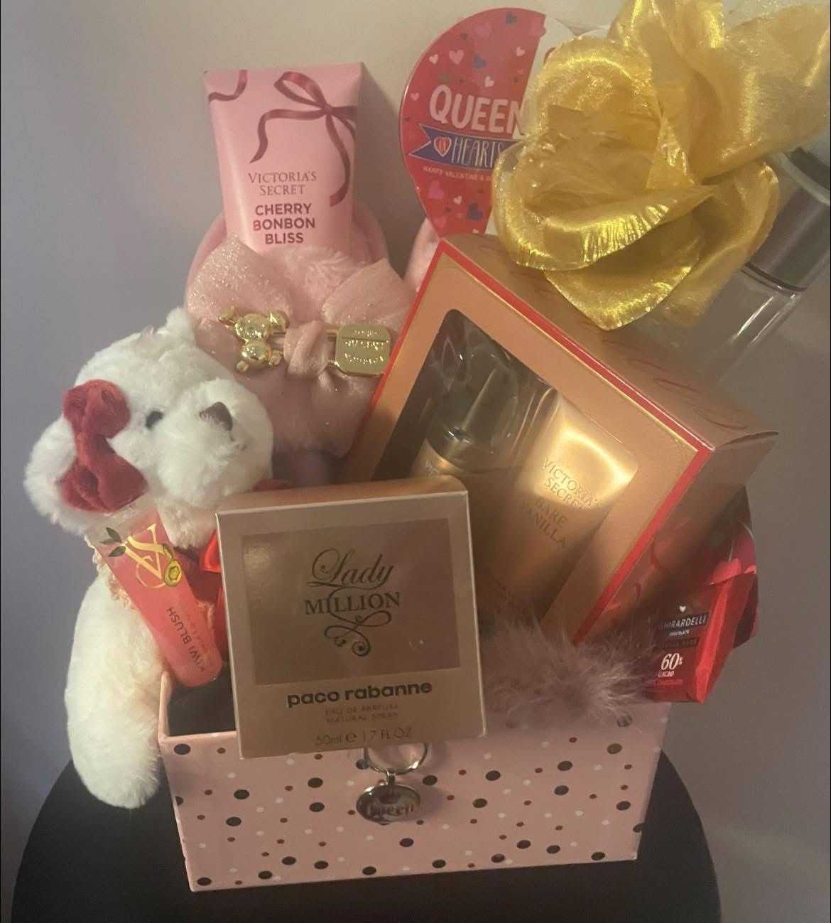 Queen Of Hearts Valentines Day Gift Basket