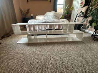 White ergonomic tv console/living room stand