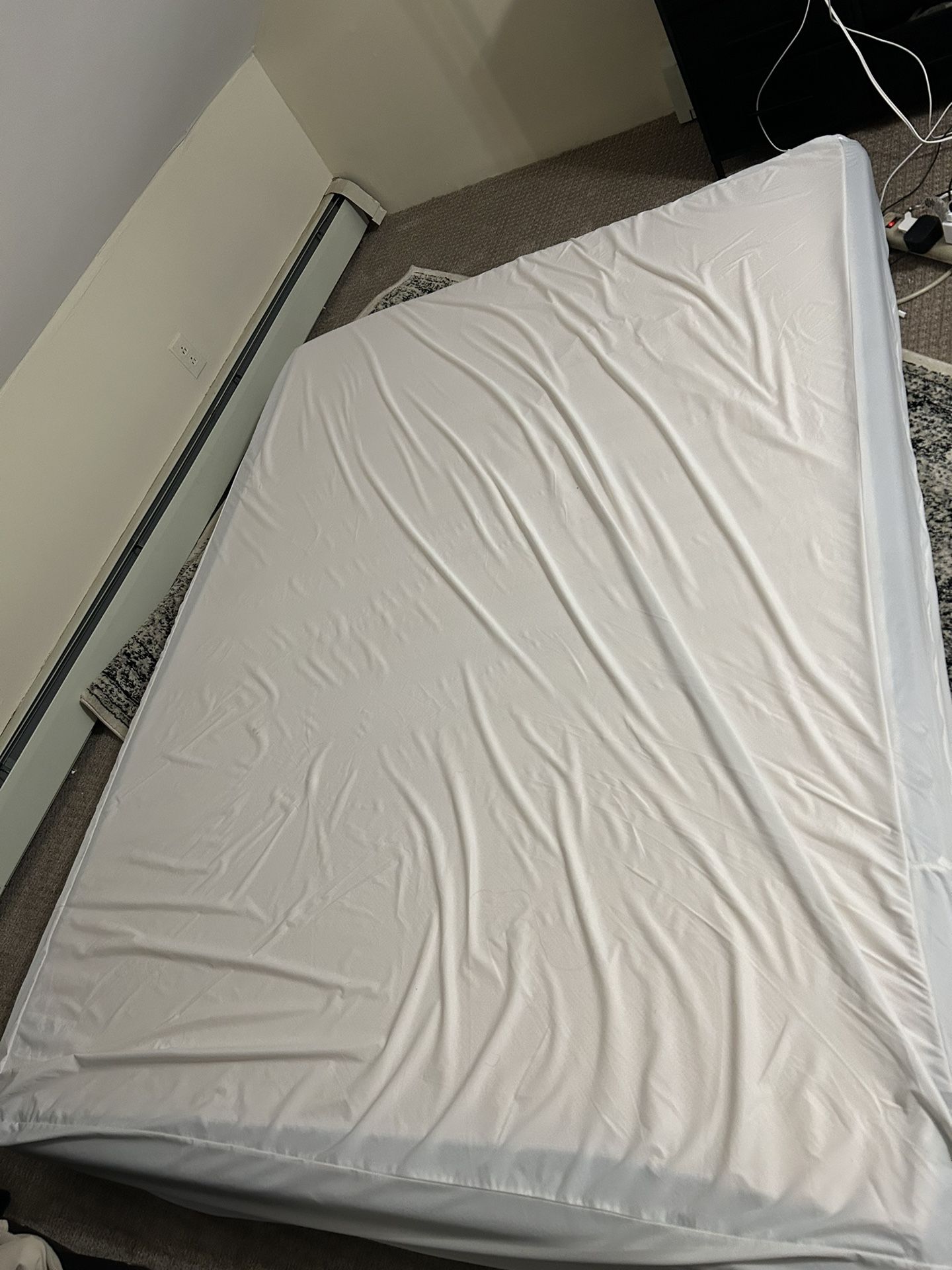 NEW QUEEN MATTRESS WITH COVER 